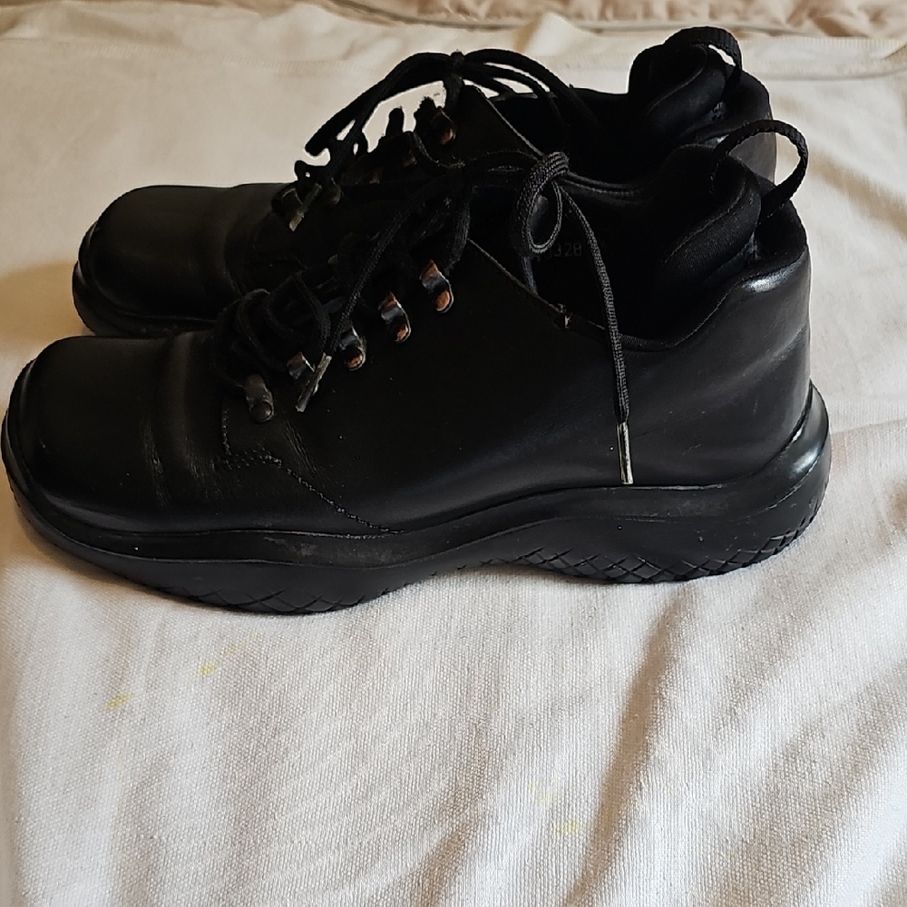 Men's Black Leather Shoes - Picture 2 of 5